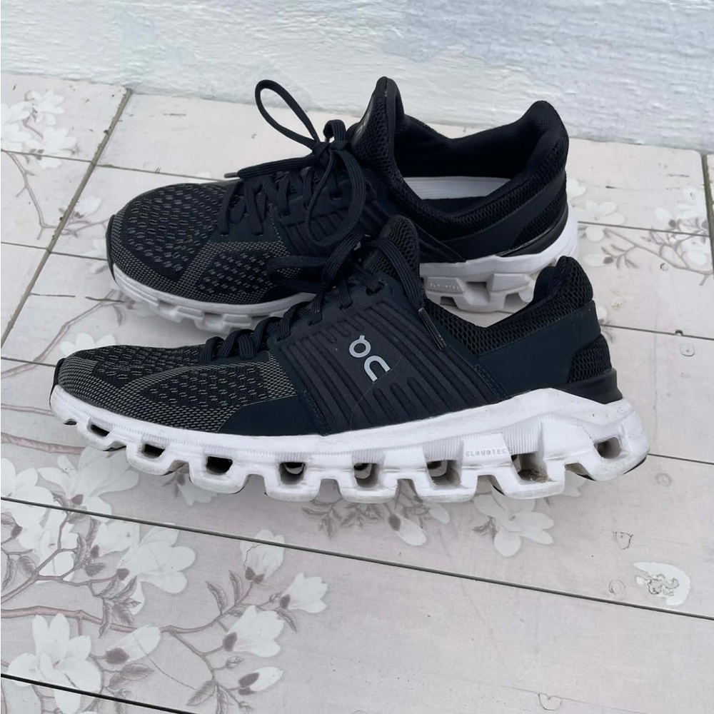 On Running Men’s Cloudswift Athletic Shoes in Black and White